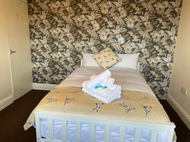 Berks Luxury Serviced Apartments,5 Bedrooms, 5 Double Beds, 2 Bathrooms, Free Super Fast Wifi & Parking Earley Exterior foto
